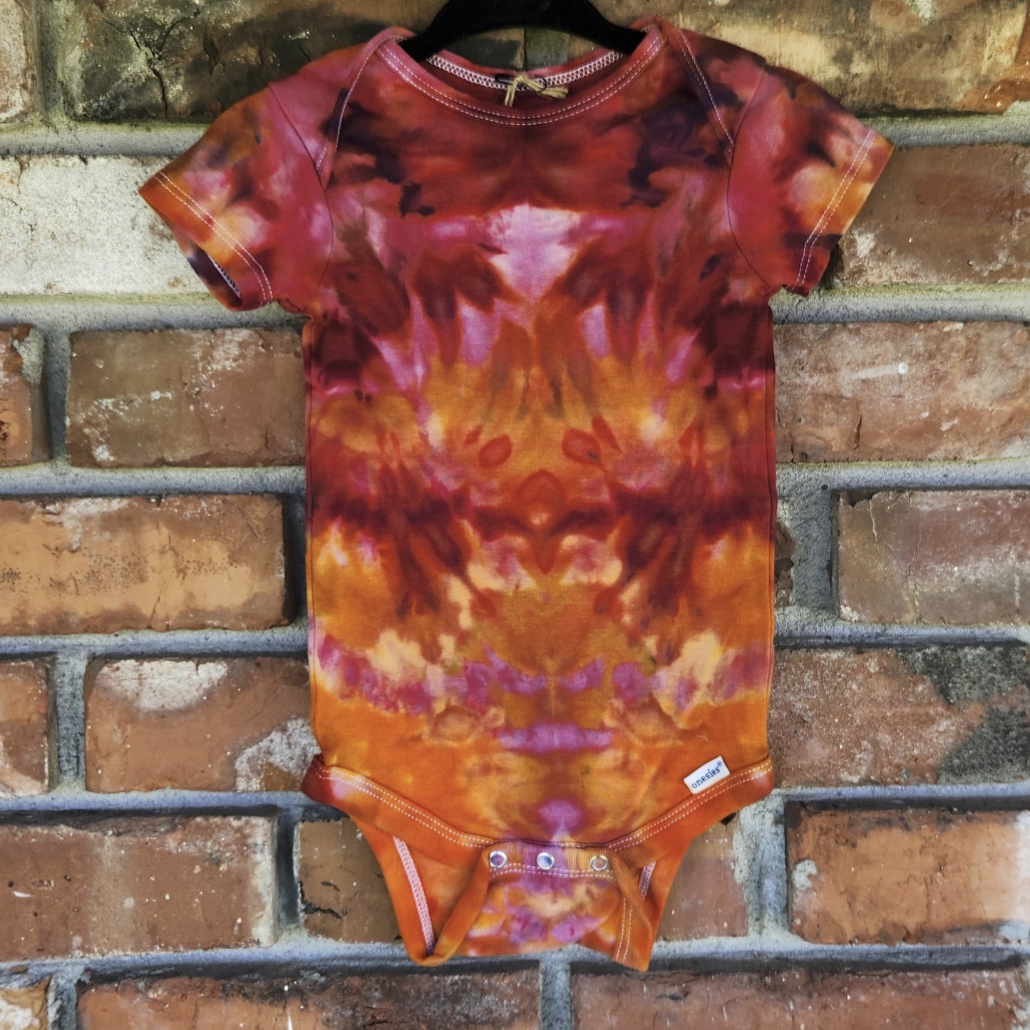 Onesie Hot Kaleidoscope 6-9 month