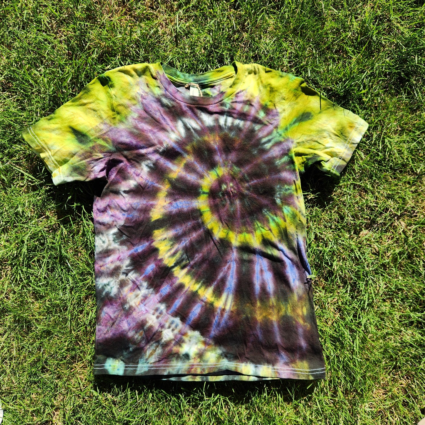 Tee Youth XL Acid Spiral