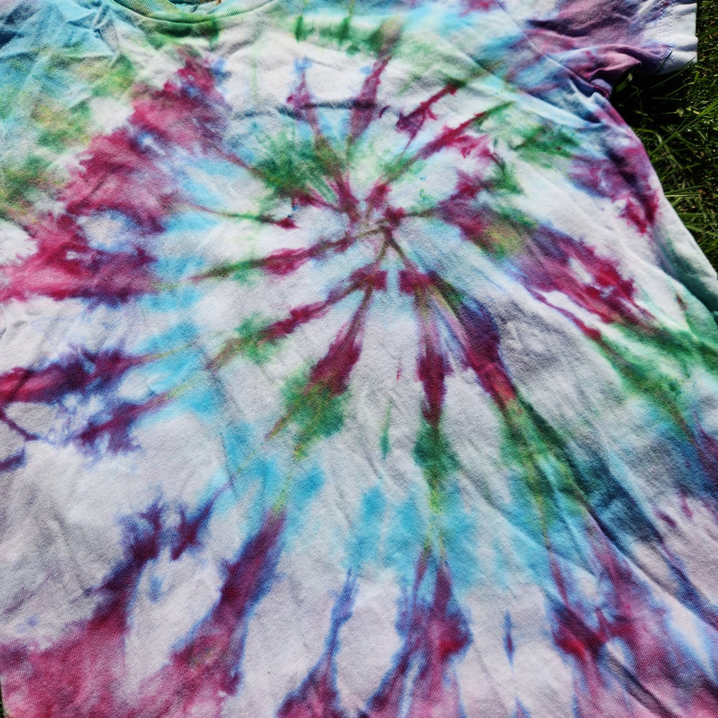 Tee Youth Medium 10-12 Pastel Spiral