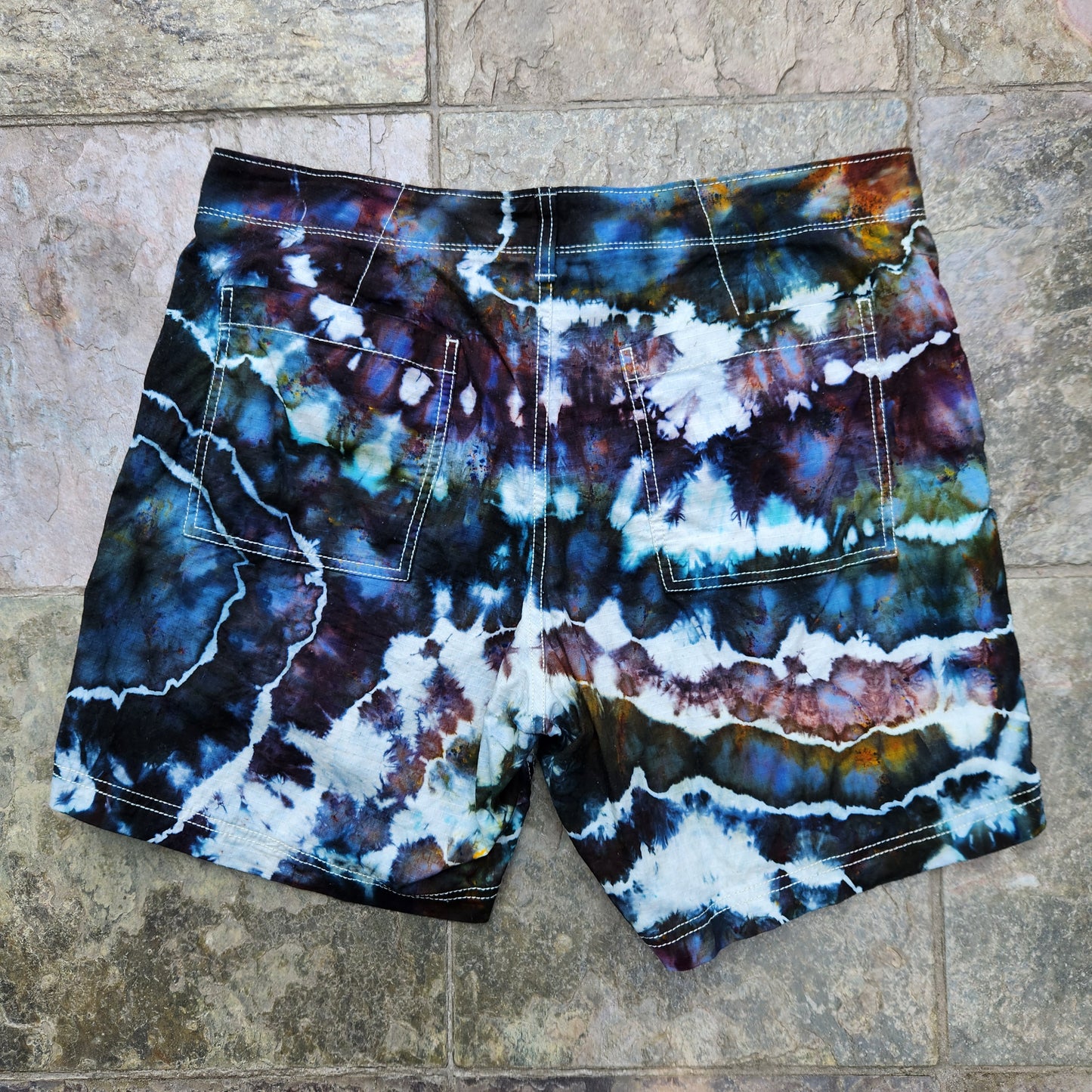 Short Utility Mystic Geode 33"