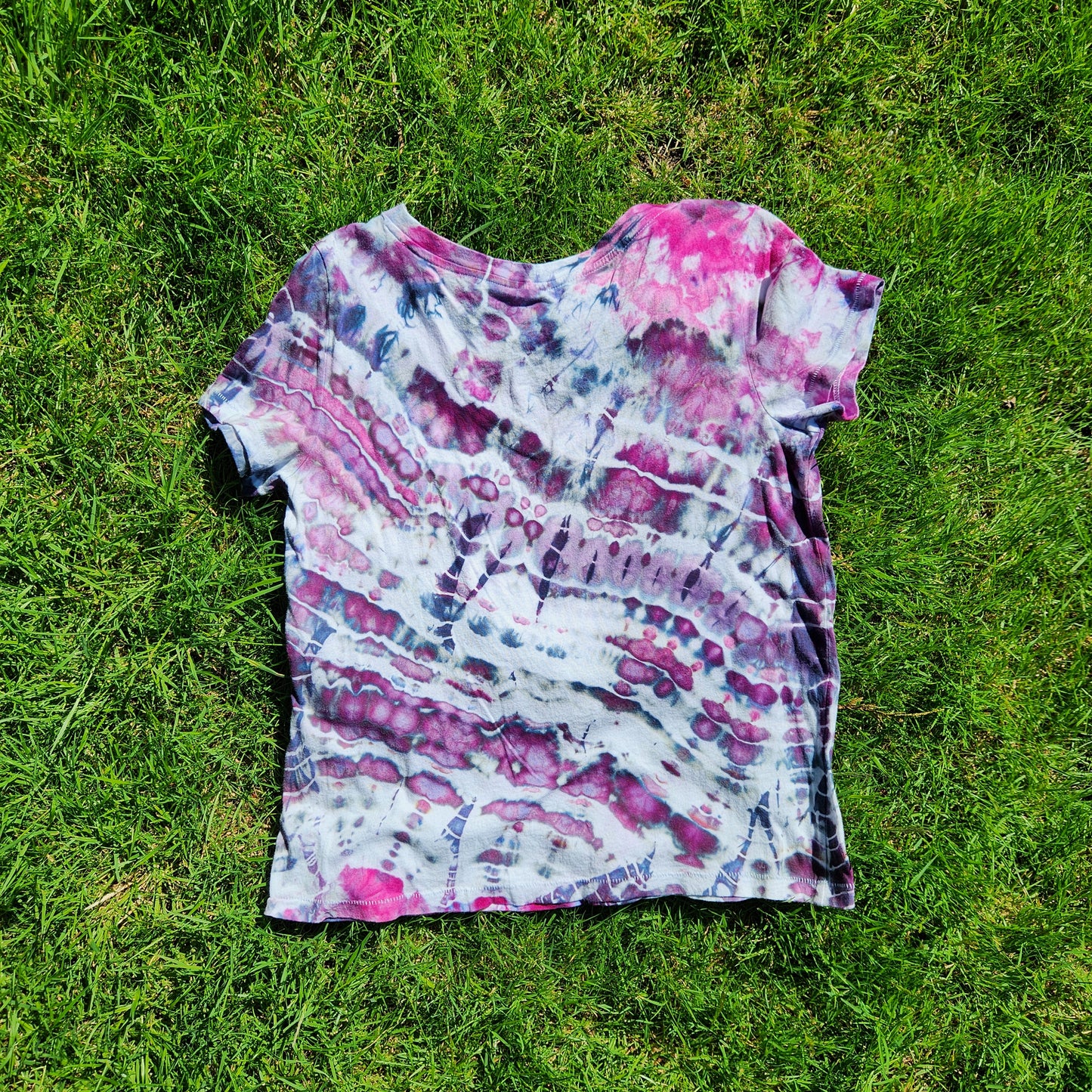 V Neck Tee Purple Geode Women's Medium